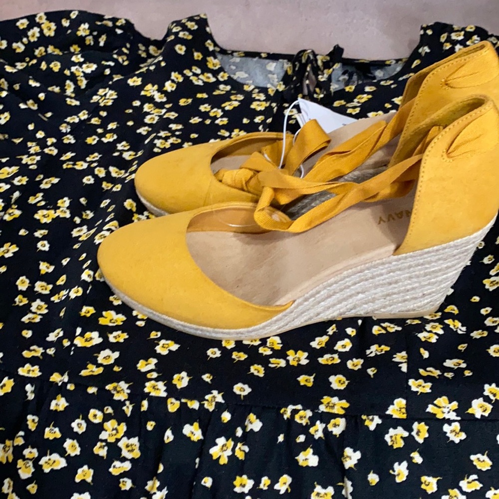 OLD NAVY espadrille wedges !!